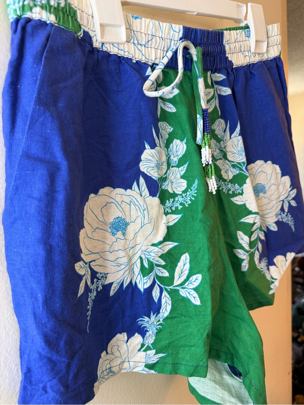 FARM Rio Soft Garden Blue Floral Linen Blend Shorts NWT Size Small - Picture 6 of 11